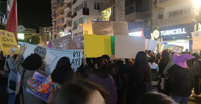 25 Kasım Kadına Yönelik Şiddetle Mücadele Günü Yürüyüşü Yapıldı.